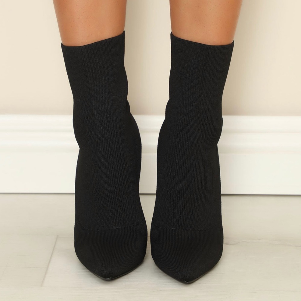 Black booties Fashion nova